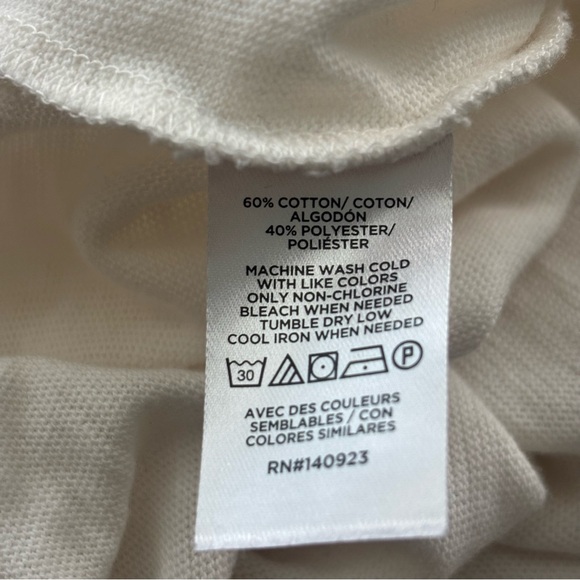 ❤️2/$15 or 3/$21❤️LOFT Cream Ruffle Sleeve Top, Size Small - Picture 8 of 8